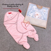 Quà tặng khăn choàng em bé - Món quà thiết thực và đầy yêu thương